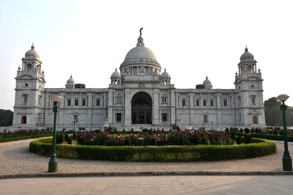 victoria memorial front