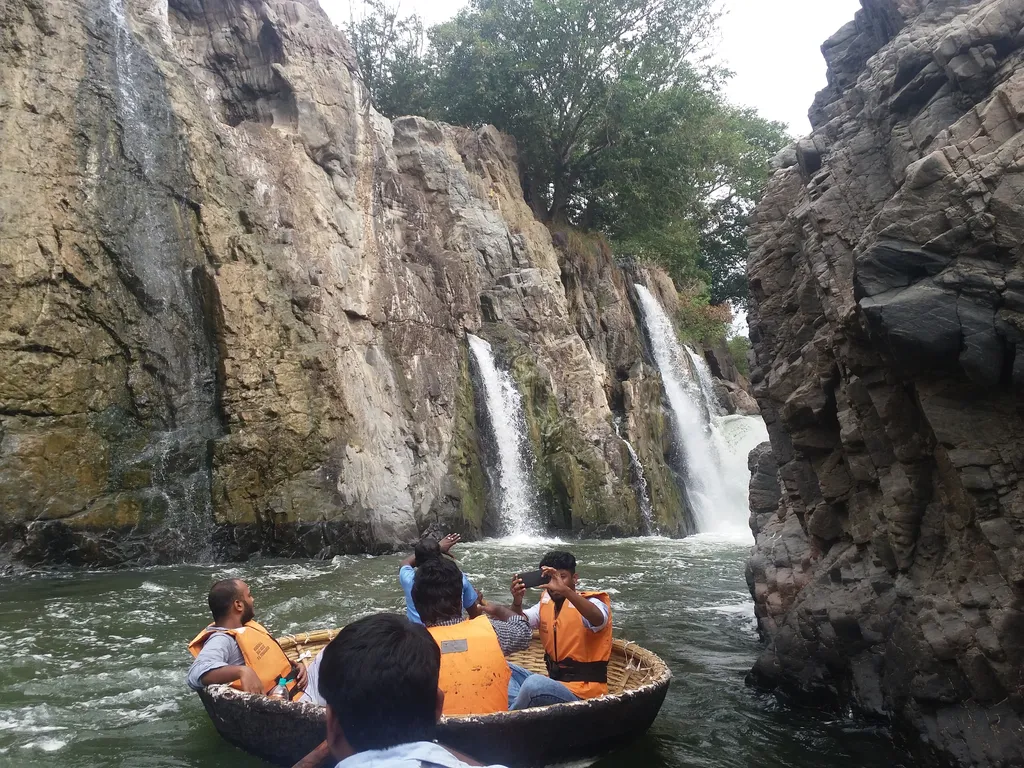 Hogenakkal Falls