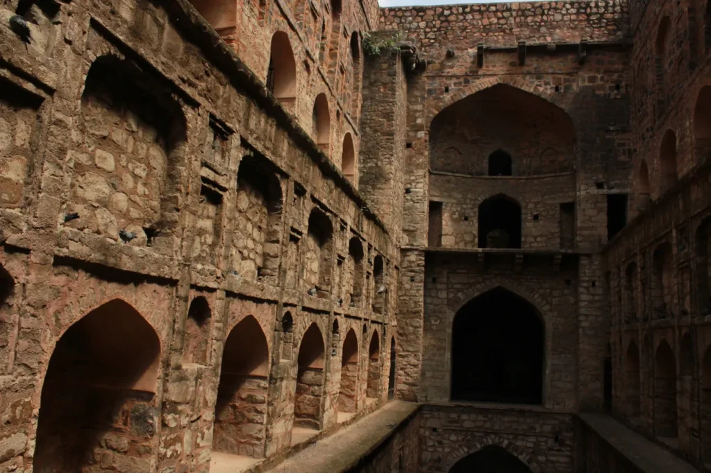 agrasen ki baoli Inside