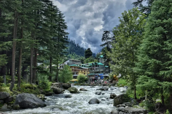 How to reach Manali from Delhi