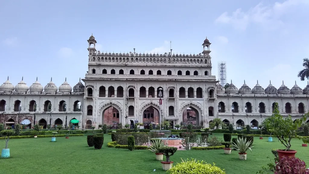 Overview of Bara Imambara Lucknow