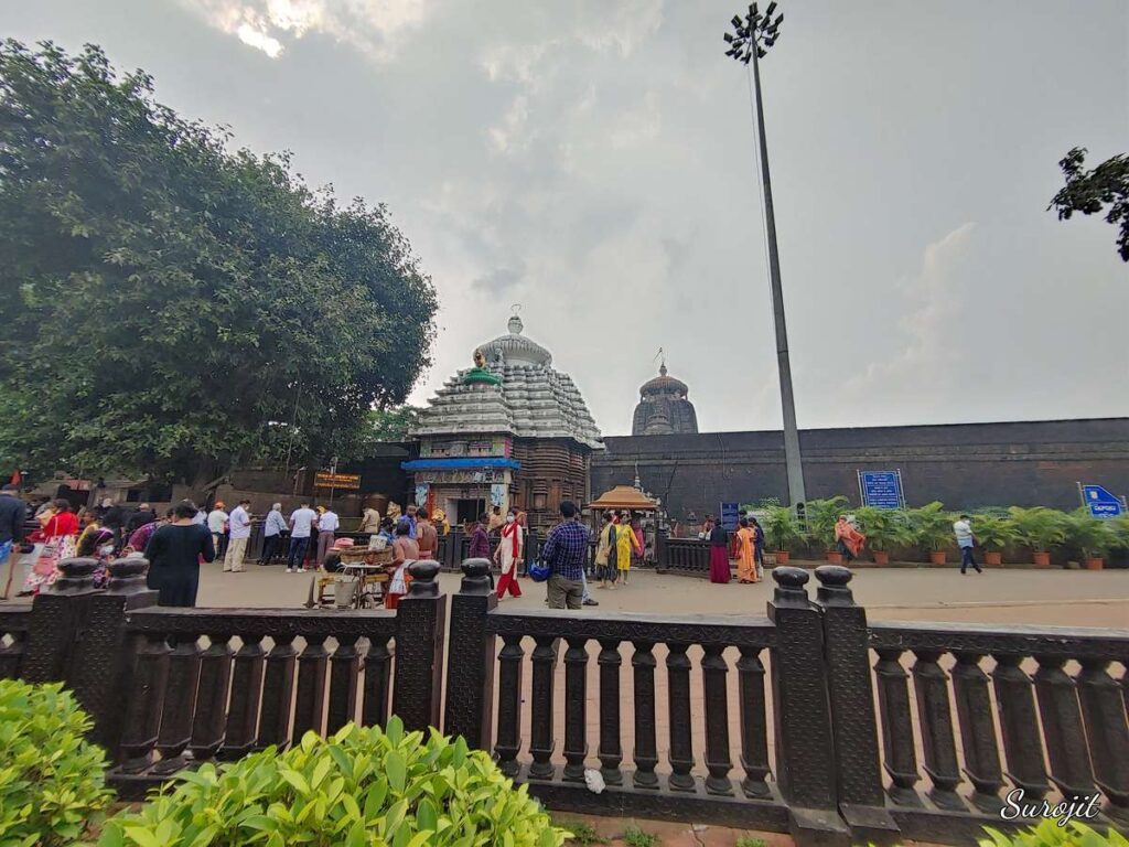 Overview of Lingaraj Temple